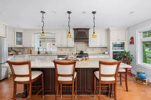 Additional image 12 of 8 Neapolitan Dr