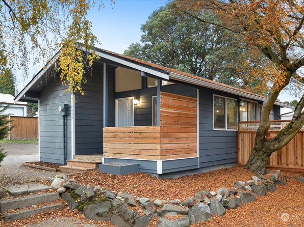 10439 17th Avenue SW, Seattle, WA 98146