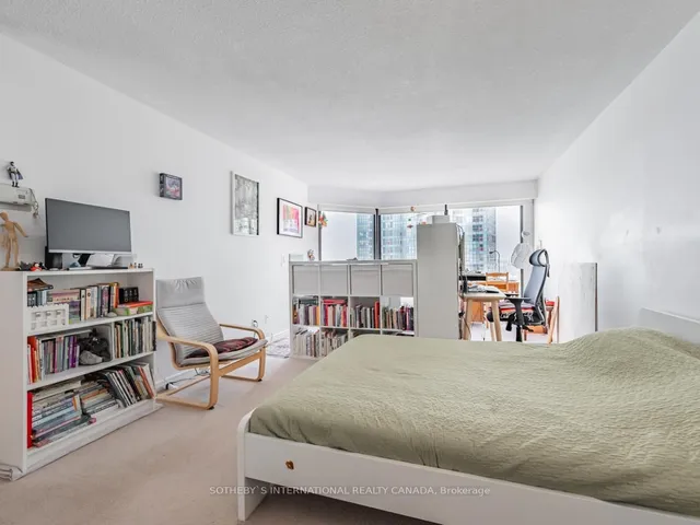 Additional image 21 of 65 Harbour Sq Unit 2204