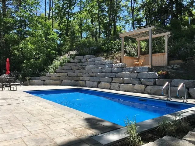 Additional image 3 of 14 Sullivan's Lane