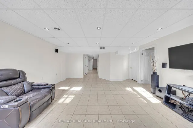 Additional image 36 of 12 Hardgate Cres