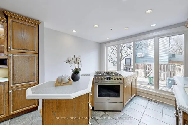 Additional image 12 of 426 Wellesley St