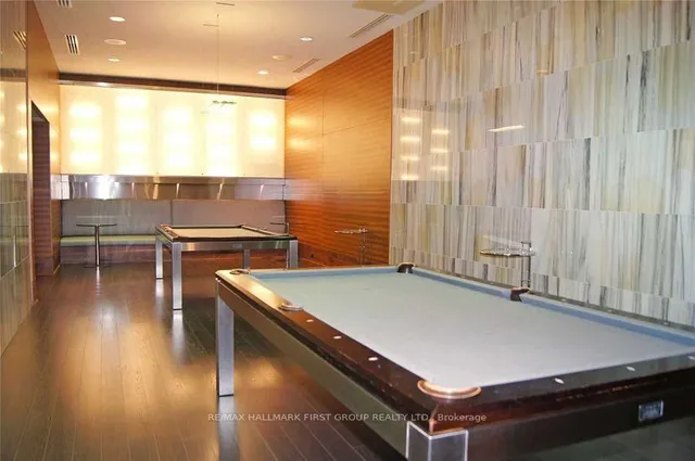 Additional image 24 of 125 Village Green Sq Unit 1409