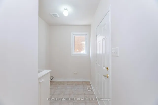 Additional image 25 of 18 Templeton Crt