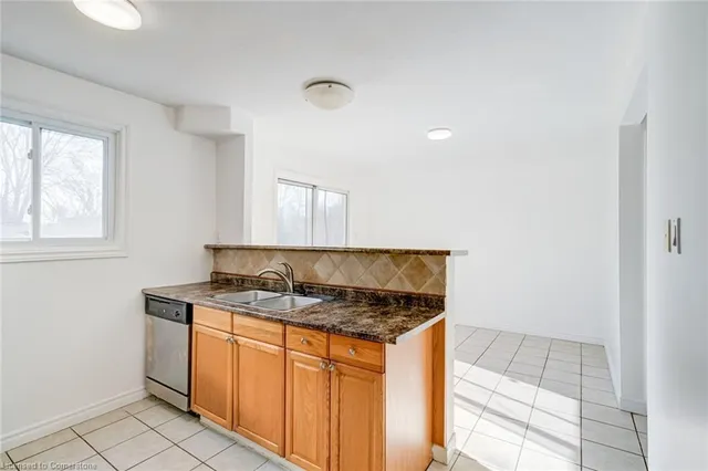 Additional image 15 of 28 Arbutus Cres