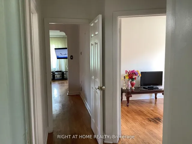 Primary image of 1226 Warden Ave