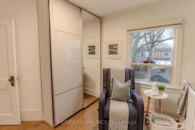 Additional image 35 of 149 Queensdale Ave