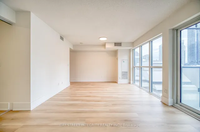 Additional image 9 of 300 Front St Unit 914