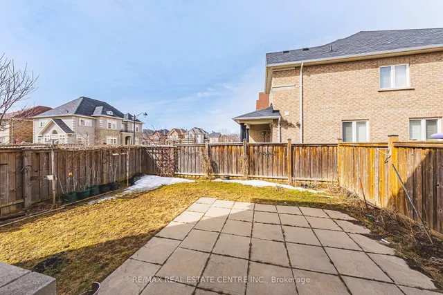 Additional image 41 of 107 Hazelton Ave