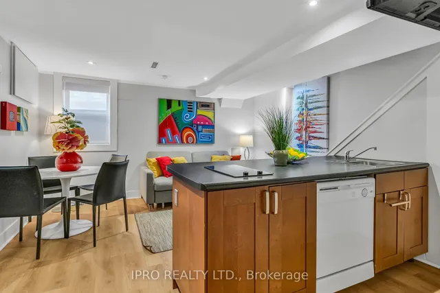 Additional image 31 of 264 Howland Ave