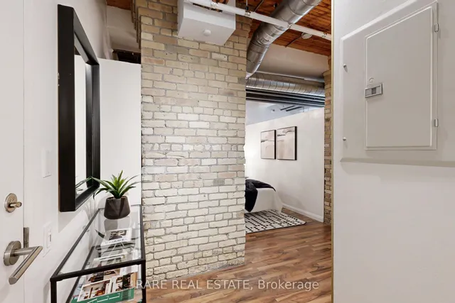Additional image 6 of 736 Dundas St Unit 101