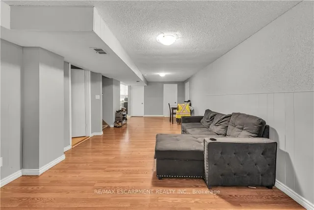 Additional image 29 of 39 Bland Ave