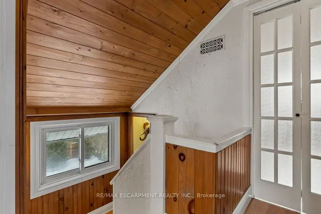 Additional image 25 of 45 EAST 13TH St