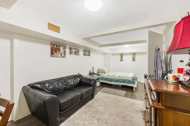 Additional image 22 of 111 Elise Terr