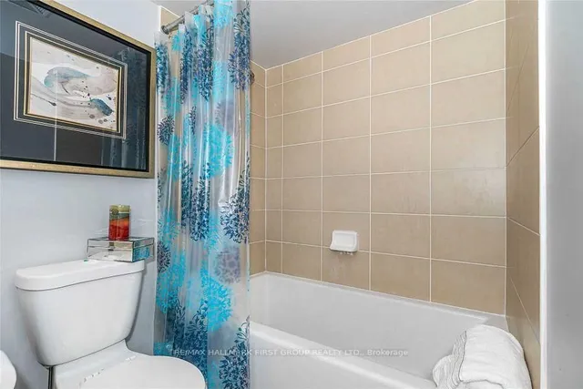 Additional image 19 of 125 Village Green Sq Unit 1409