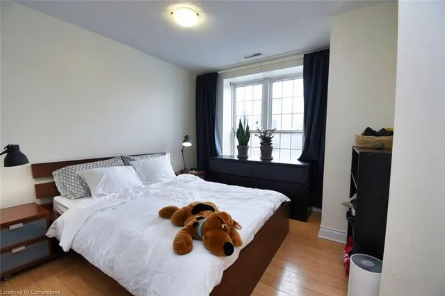 Additional image 19 of 135 James St Unit 502