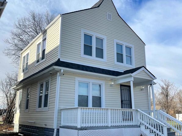 8443 Chalfonte St, Detroit, MI 48238