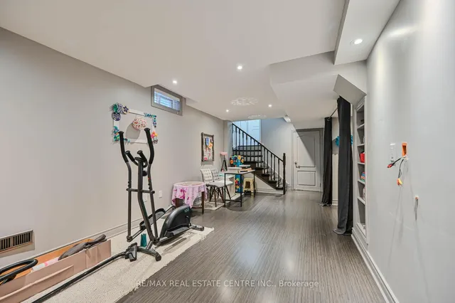 Additional image 40 of 91 Hollingsworth Circ