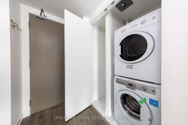 Additional image 3 of 100 Harbour St Unit 1408