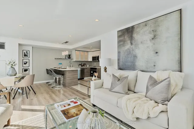 Additional image 42 of 99 Harbour Sq Unit 2002