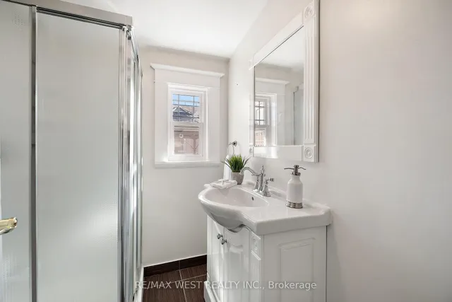 Additional image 13 of 119 Bellwoods Ave