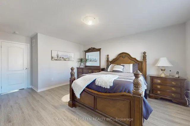 Additional image 23 of 125 Vanhorne Clse