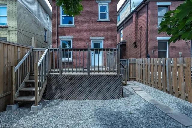 Additional image 25 of 242 Balmoral Ave