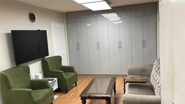 Additional image 7 of 260 Seneca Hill Dr Unit 1415