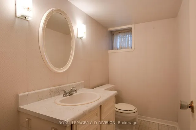 Additional image 38 of 98 Chaplin Cres