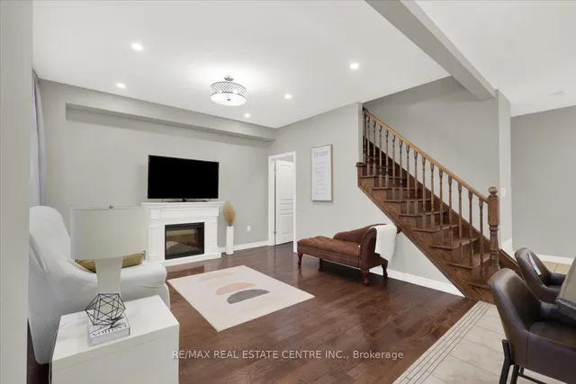 Additional image 12 of 94 IRWIN Ave