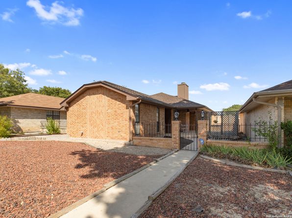 1024 ROBERT DERRICK DR, Schertz, TX 78154