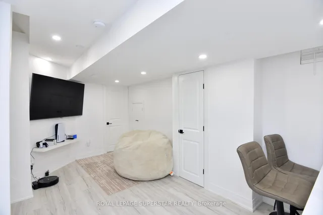 Additional image 18 of 44 Browview Dr