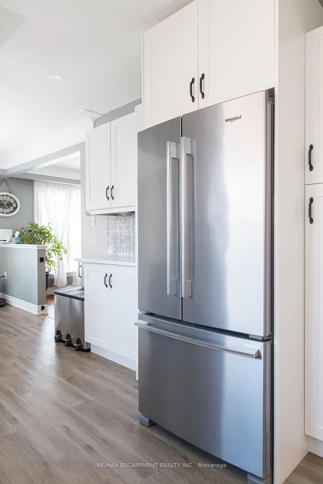 Additional image 16 of 3 Pleasant Ave