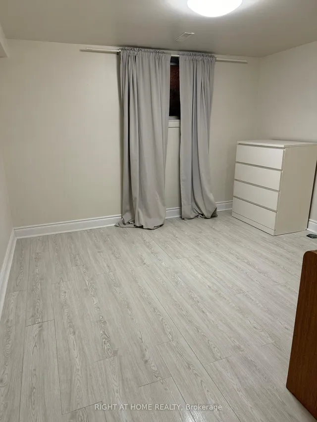 Additional image 17 of 227 Sheppard Ave