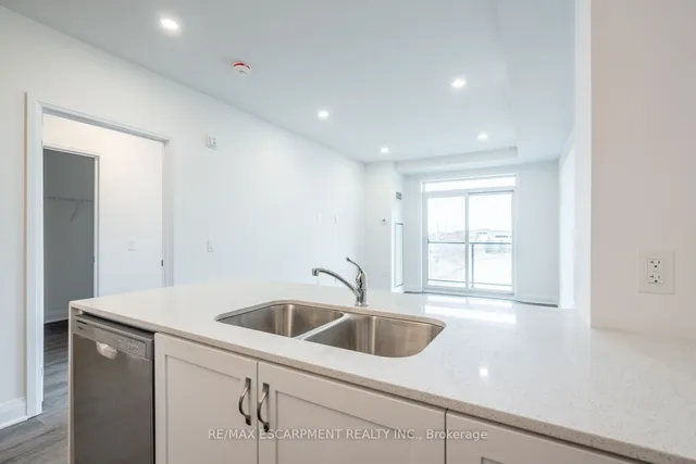 Additional image 16 of 1936 Rymal Rd Unit 213