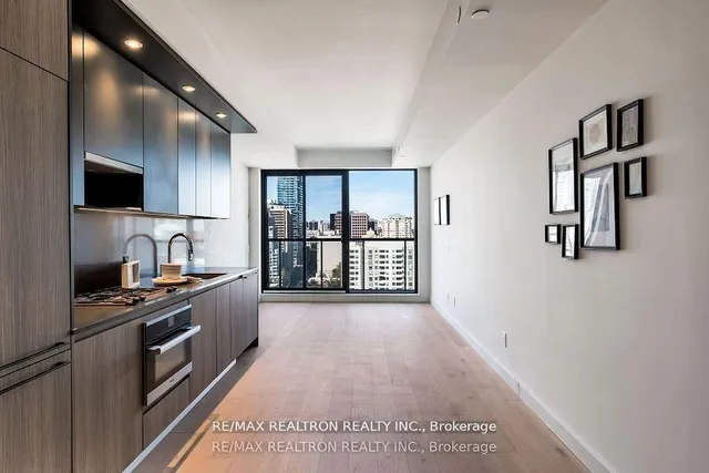 Additional image 4 of 81 Wellesley St Unit 1806