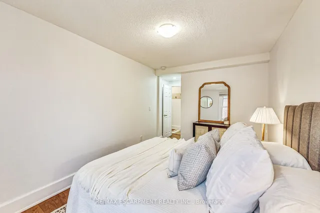 Additional image 17 of 21 Mountwood Ave Unit 7