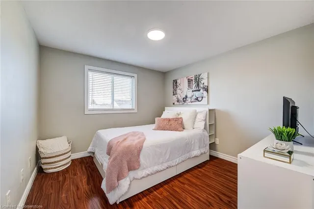 Additional image 33 of 20 Schueller St