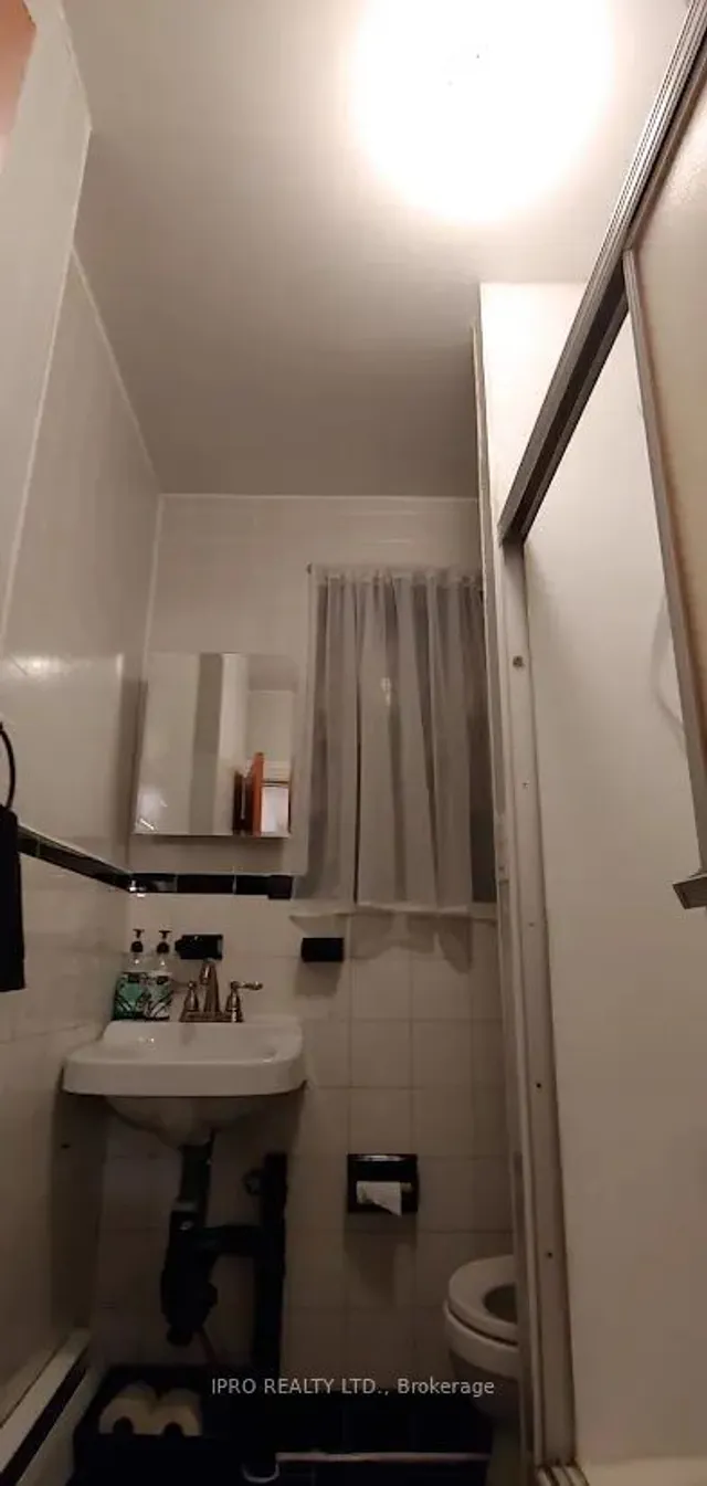 Additional image 6 of 1314 Dupont St