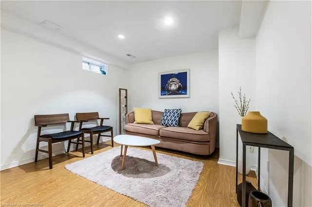 Additional image 26 of 610 Barton St Unit 16