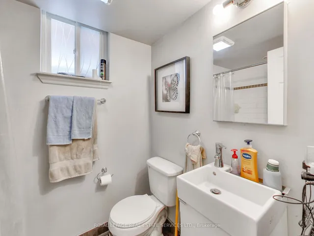 Additional image 33 of 197 Royal York Rd