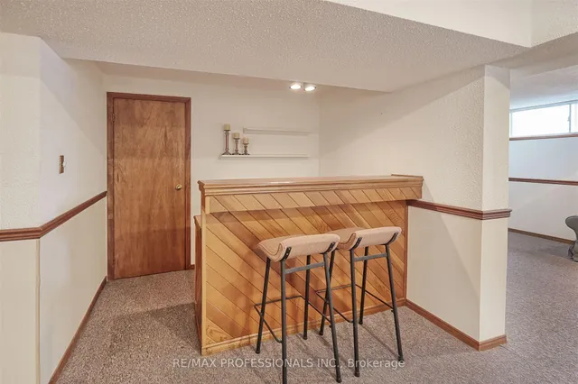 Additional image 21 of 17 Guernsey Dr