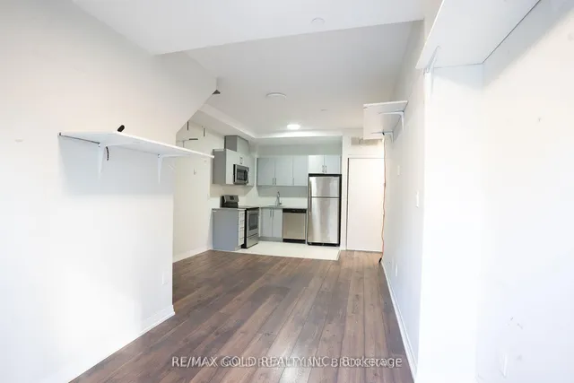 Additional image 4 of 402 The East Mall N/A Unit 116