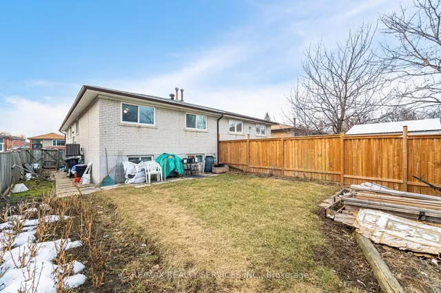 Additional image 26 of 6858 Darcel Ave