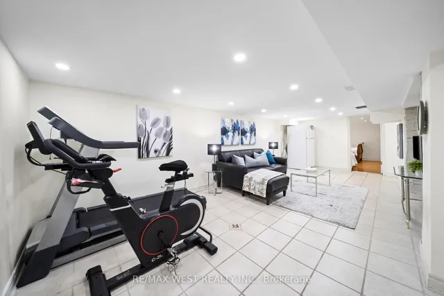 Additional image 21 of 714 Willard Ave