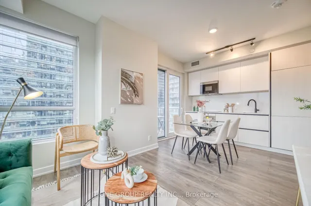 Additional image 8 of 108 Peter St Unit 1325