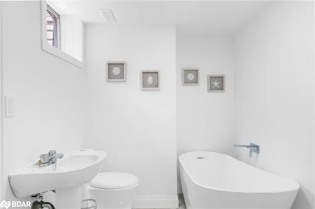 Additional image 32 of 2 Green Meadow Way