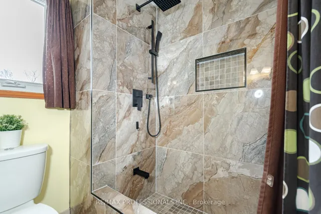 Additional image 24 of 10 Oleander Cres