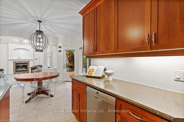 Additional image 11 of 45 Pioneer Tower Cres