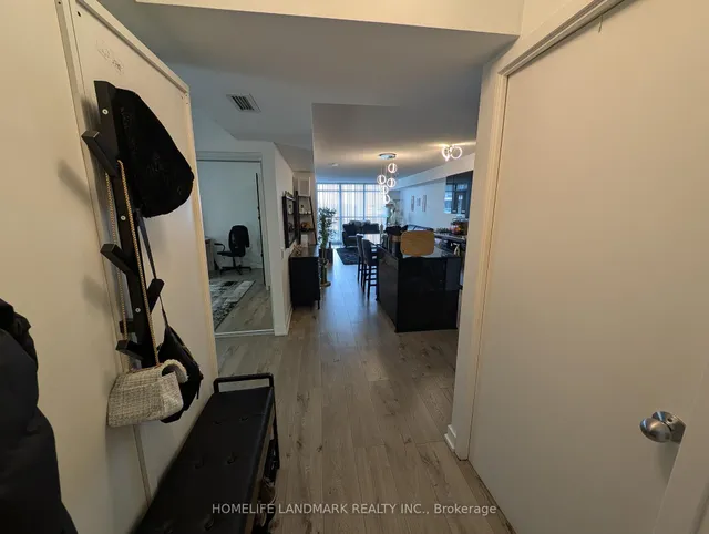 Additional image 4 of 19 Singer Crt Unit 519